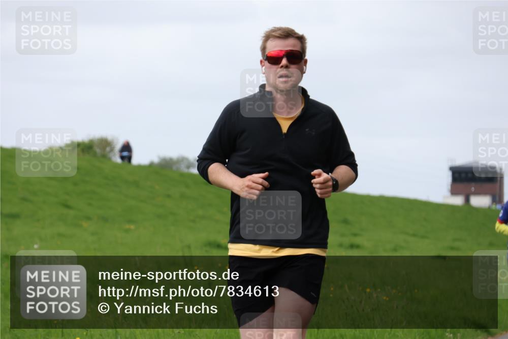 04.05.2025 - 8. Wedeler Halbmarathon Yannick Fuchs http://msf.ph/oto/7834613 04.05.2025 11:43:35 Laufen  meine-sportfotos.de