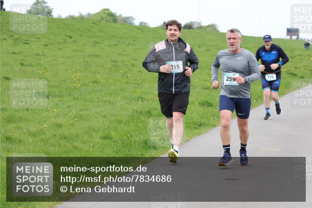 04.05.2025 - 8. Wedeler Halbmarathon Lena Gebhardt http://msf.ph/oto/7834686 04.05.2025 11:24:56 Laufen 315, 134, 259, 115 meine-sportfotos.de