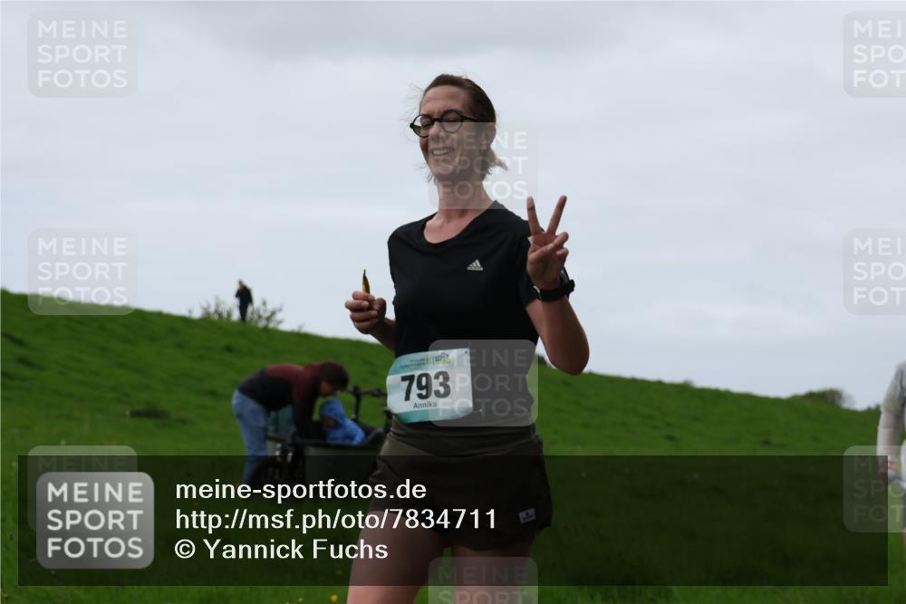 04.05.2025 - 8. Wedeler Halbmarathon Yannick Fuchs http://msf.ph/oto/7834711 04.05.2025 11:22:48 Laufen 56, 793 meine-sportfotos.de