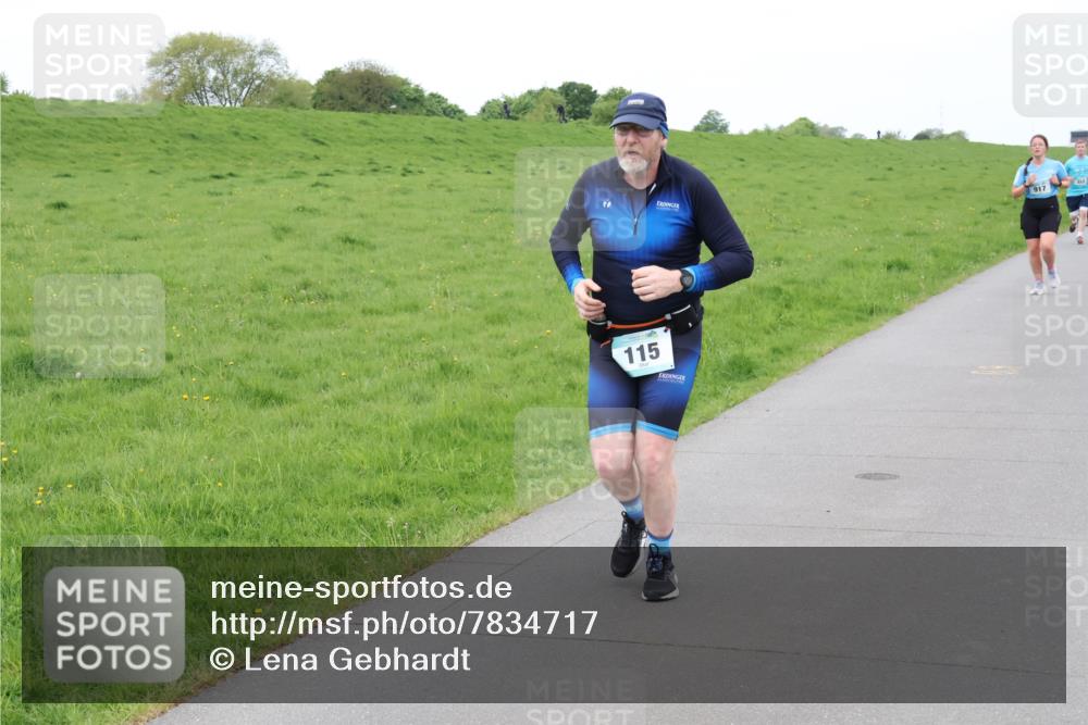 04.05.2025 - 8. Wedeler Halbmarathon Lena Gebhardt http://msf.ph/oto/7834717 04.05.2025 11:25:01 Laufen 115, 917 meine-sportfotos.de