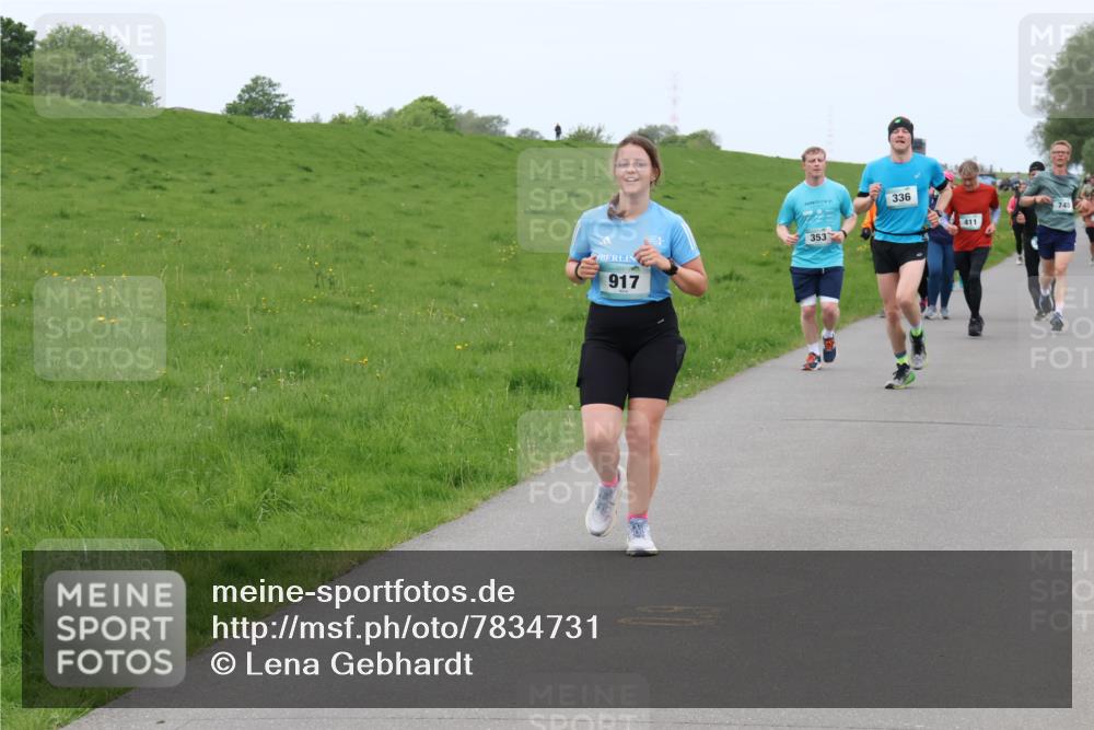 04.05.2025 - 8. Wedeler Halbmarathon Lena Gebhardt http://msf.ph/oto/7834731 04.05.2025 11:25:02 Laufen 917, 353, 336, 411, 745 meine-sportfotos.de