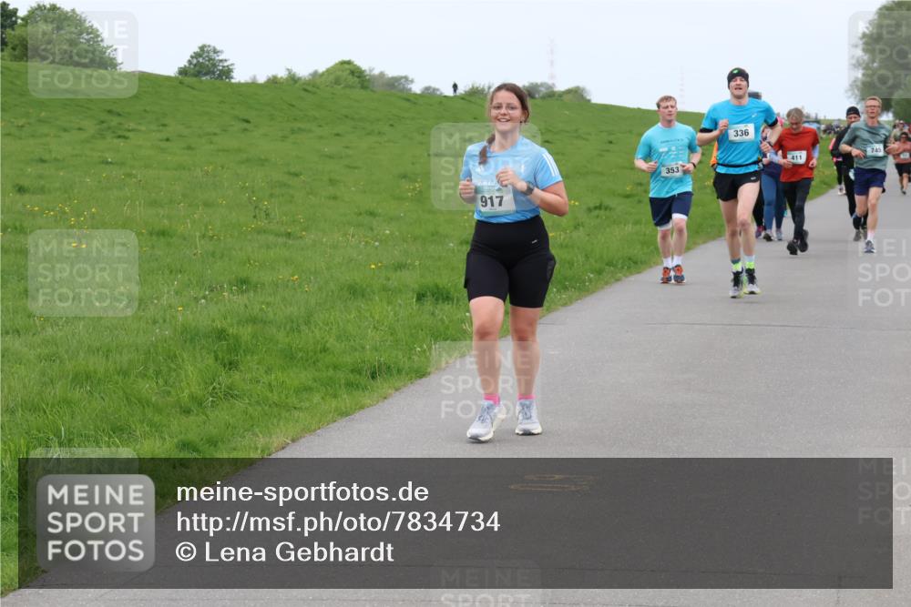 04.05.2025 - 8. Wedeler Halbmarathon Lena Gebhardt http://msf.ph/oto/7834734 04.05.2025 11:25:03 Laufen 917, 353, 336, 745, 411 meine-sportfotos.de