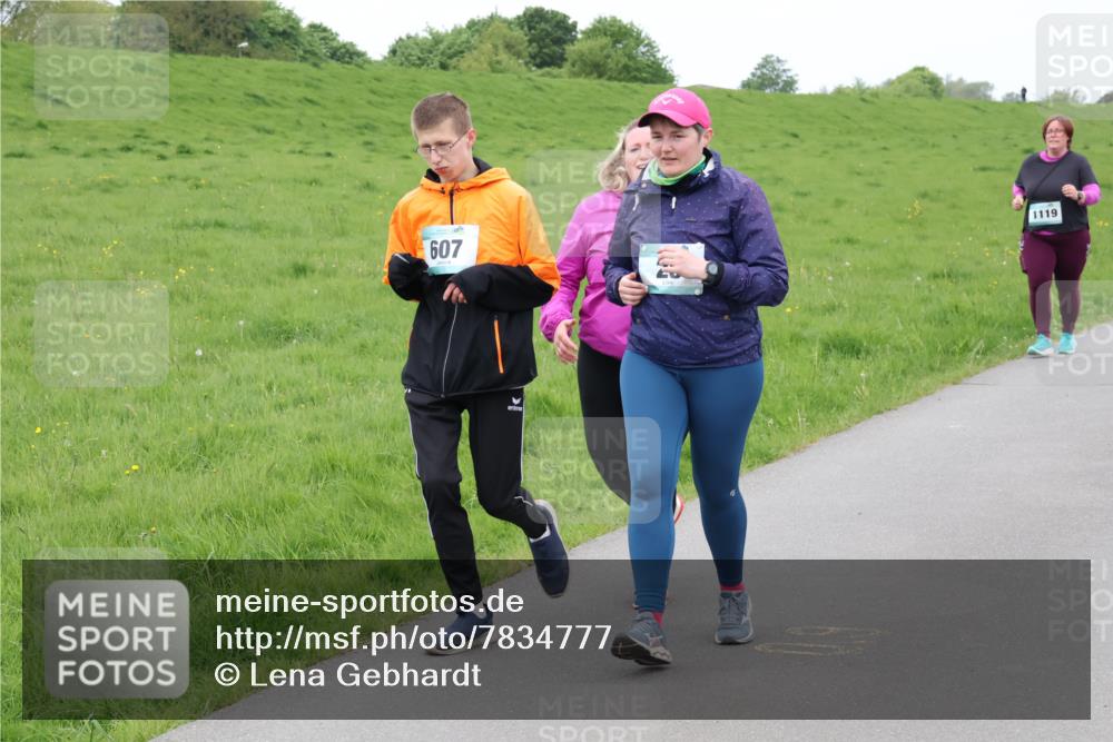04.05.2025 - 8. Wedeler Halbmarathon Lena Gebhardt http://msf.ph/oto/7834777 04.05.2025 11:25:16 Laufen 607, 1119 meine-sportfotos.de