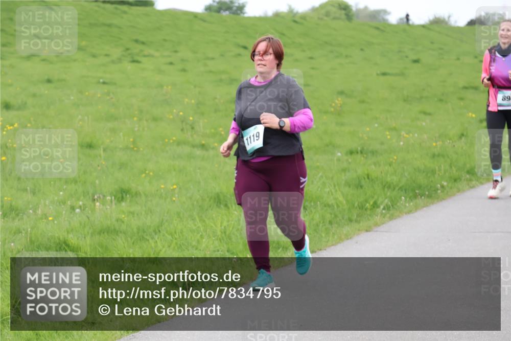04.05.2025 - 8. Wedeler Halbmarathon Lena Gebhardt http://msf.ph/oto/7834795 04.05.2025 11:25:19 Laufen 1119, 89 meine-sportfotos.de