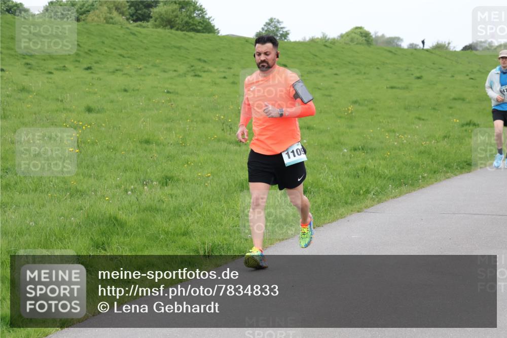 04.05.2025 - 8. Wedeler Halbmarathon Lena Gebhardt http://msf.ph/oto/7834833 04.05.2025 11:25:27 Laufen 1109, 47 meine-sportfotos.de
