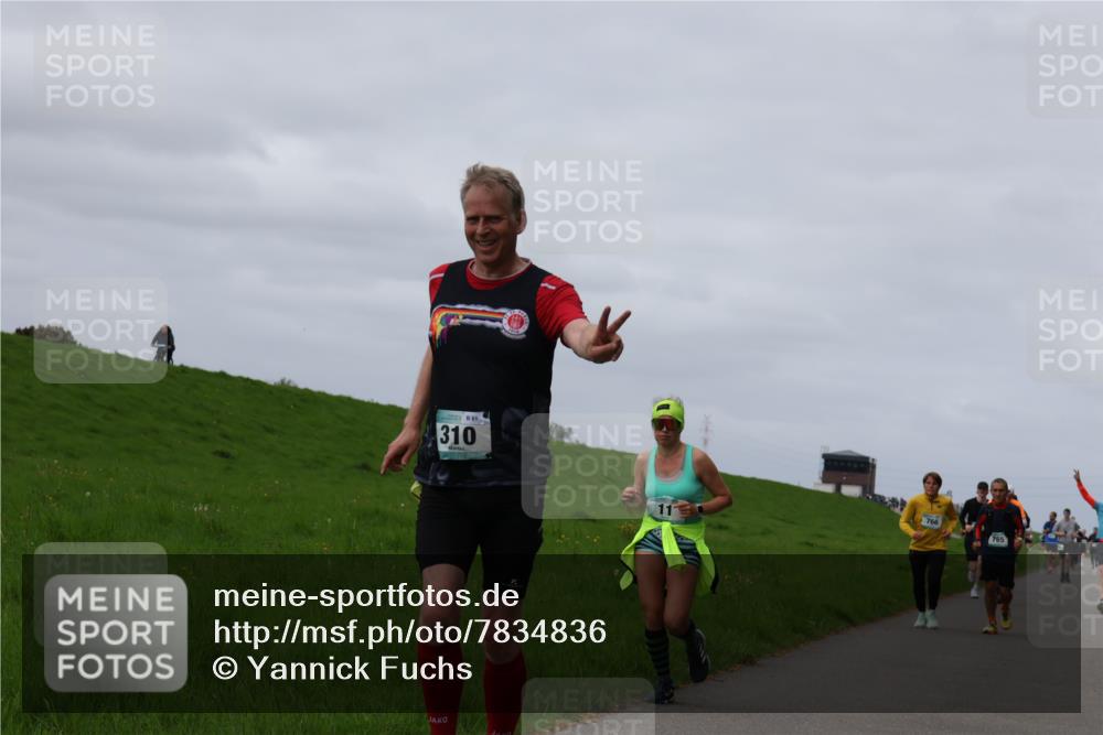 04.05.2025 - 8. Wedeler Halbmarathon Yannick Fuchs http://msf.ph/oto/7834836 04.05.2025 11:43:50 Laufen 61, 310, 766 meine-sportfotos.de