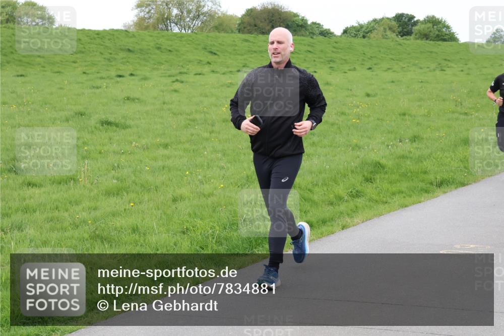 04.05.2025 - 8. Wedeler Halbmarathon Lena Gebhardt http://msf.ph/oto/7834881 04.05.2025 11:25:42 Laufen  meine-sportfotos.de