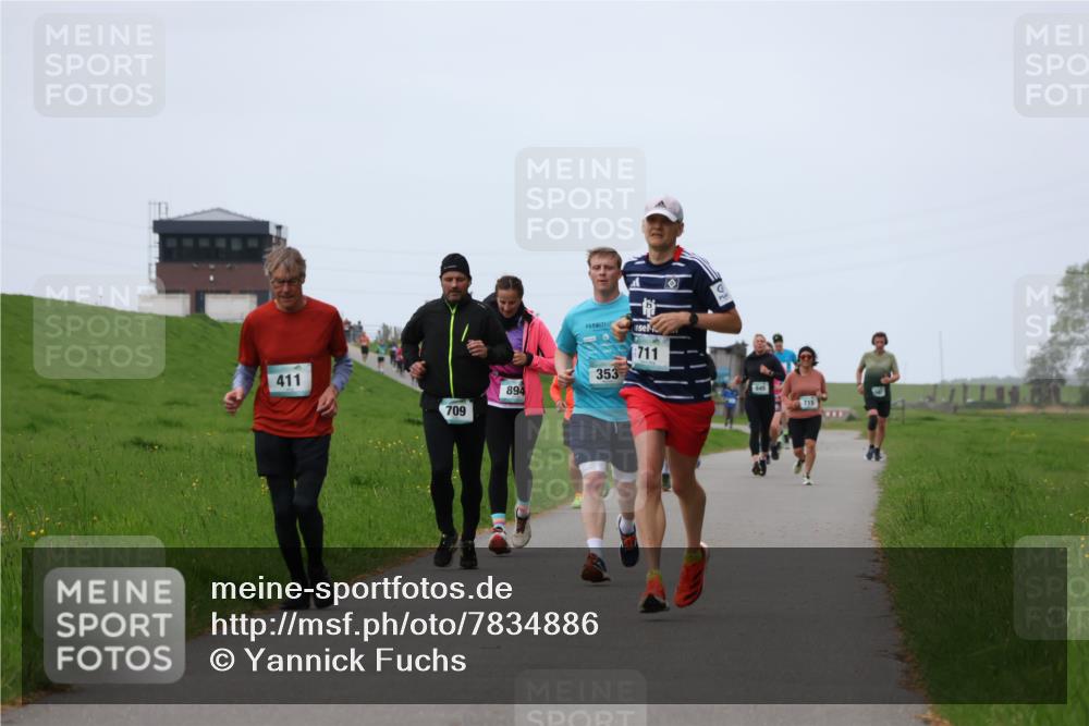 04.05.2025 - 8. Wedeler Halbmarathon Yannick Fuchs http://msf.ph/oto/7834886 04.05.2025 11:22:54 Laufen 411, 709, 894, 353, 711, 715 meine-sportfotos.de