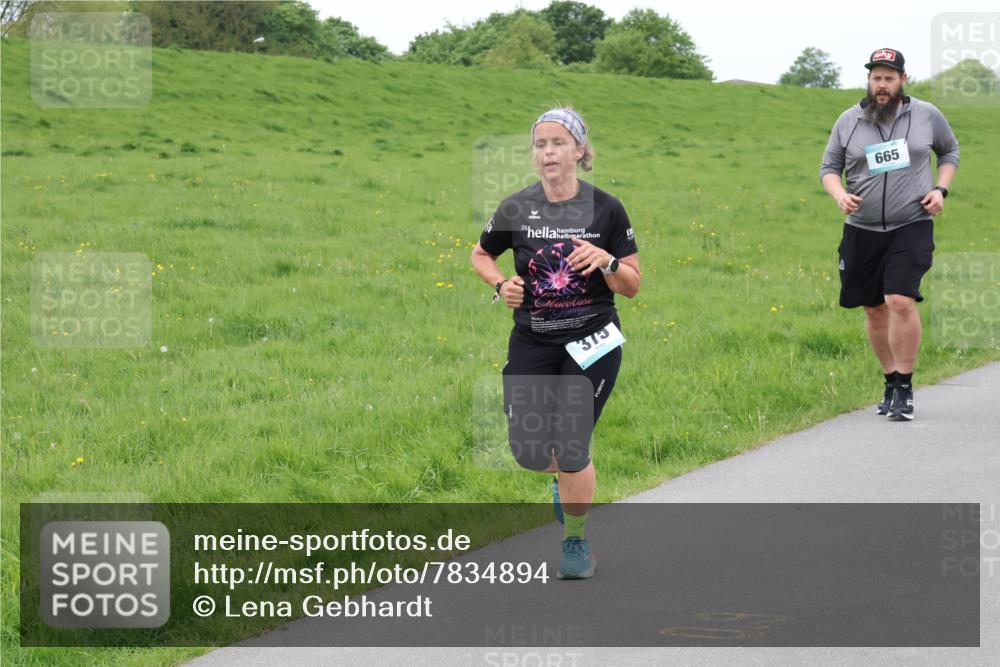 04.05.2025 - 8. Wedeler Halbmarathon Lena Gebhardt http://msf.ph/oto/7834894 04.05.2025 11:25:43 Laufen 375, 665 meine-sportfotos.de