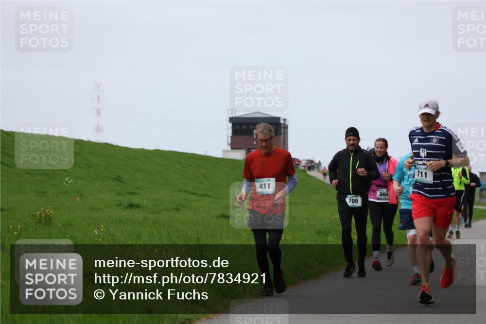 04.05.2025 - 8. Wedeler Halbmarathon Yannick Fuchs http://msf.ph/oto/7834921 04.05.2025 11:22:55 Laufen 411, 709, 894, 711 meine-sportfotos.de