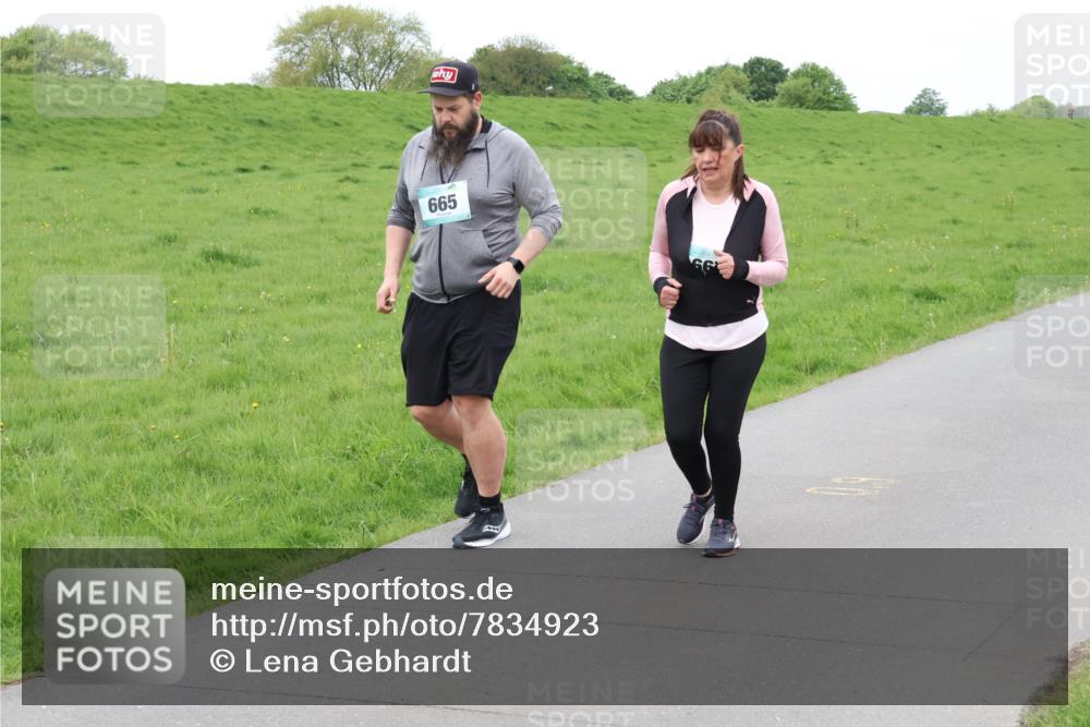 04.05.2025 - 8. Wedeler Halbmarathon Lena Gebhardt http://msf.ph/oto/7834923 04.05.2025 11:25:47 Laufen 665 meine-sportfotos.de