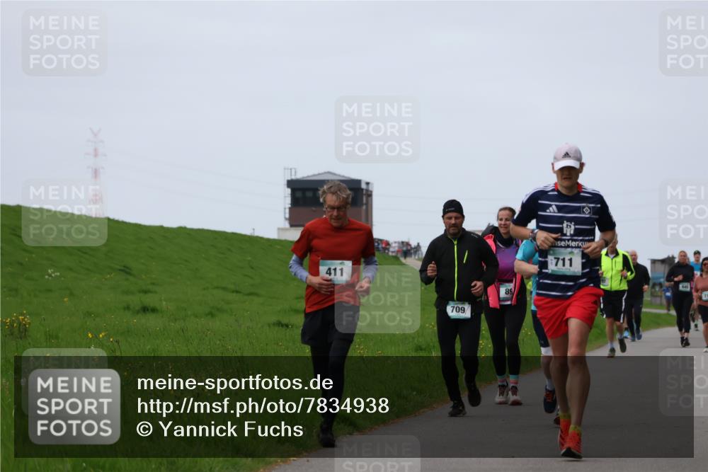 04.05.2025 - 8. Wedeler Halbmarathon Yannick Fuchs http://msf.ph/oto/7834938 04.05.2025 11:22:55 Laufen 411, 709, 89, 711, 645 meine-sportfotos.de