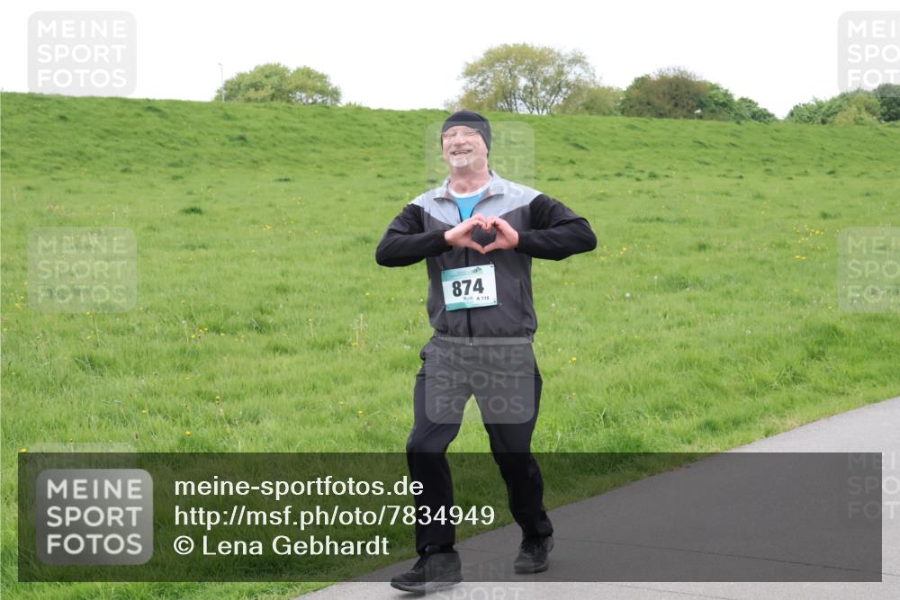 04.05.2025 - 8. Wedeler Halbmarathon Lena Gebhardt http://msf.ph/oto/7834949 04.05.2025 11:26:04 Laufen 874 meine-sportfotos.de