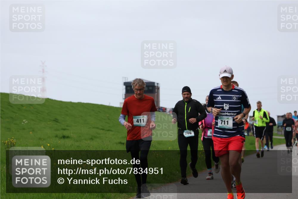 04.05.2025 - 8. Wedeler Halbmarathon Yannick Fuchs http://msf.ph/oto/7834951 04.05.2025 11:22:55 Laufen 411, 709, 8, 711 meine-sportfotos.de