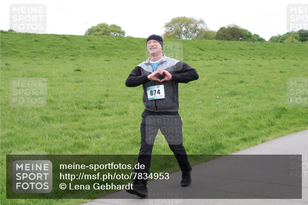 04.05.2025 - 8. Wedeler Halbmarathon Lena Gebhardt http://msf.ph/oto/7834953 04.05.2025 11:26:04 Laufen 874 meine-sportfotos.de