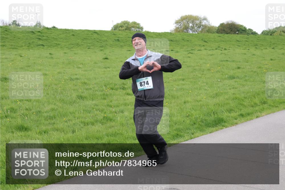 04.05.2025 - 8. Wedeler Halbmarathon Lena Gebhardt http://msf.ph/oto/7834965 04.05.2025 11:26:04 Laufen 874 meine-sportfotos.de