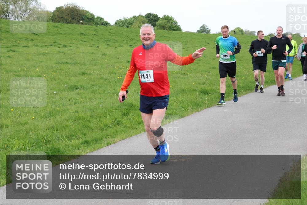 04.05.2025 - 8. Wedeler Halbmarathon Lena Gebhardt http://msf.ph/oto/7834999 04.05.2025 11:26:08 Laufen 1141, 129, 889, 466 meine-sportfotos.de