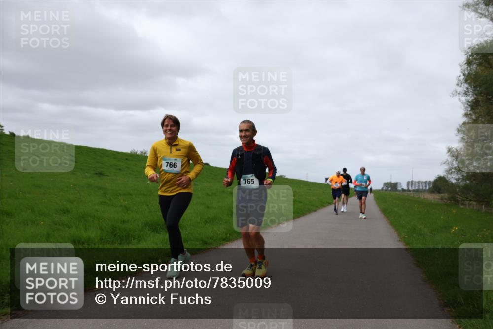 04.05.2025 - 8. Wedeler Halbmarathon Yannick Fuchs http://msf.ph/oto/7835009 04.05.2025 11:43:58 Laufen 766, 765 meine-sportfotos.de