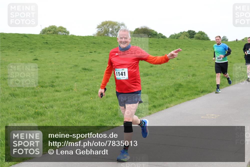 04.05.2025 - 8. Wedeler Halbmarathon Lena Gebhardt http://msf.ph/oto/7835013 04.05.2025 11:26:09 Laufen 1141, 129, 889 meine-sportfotos.de