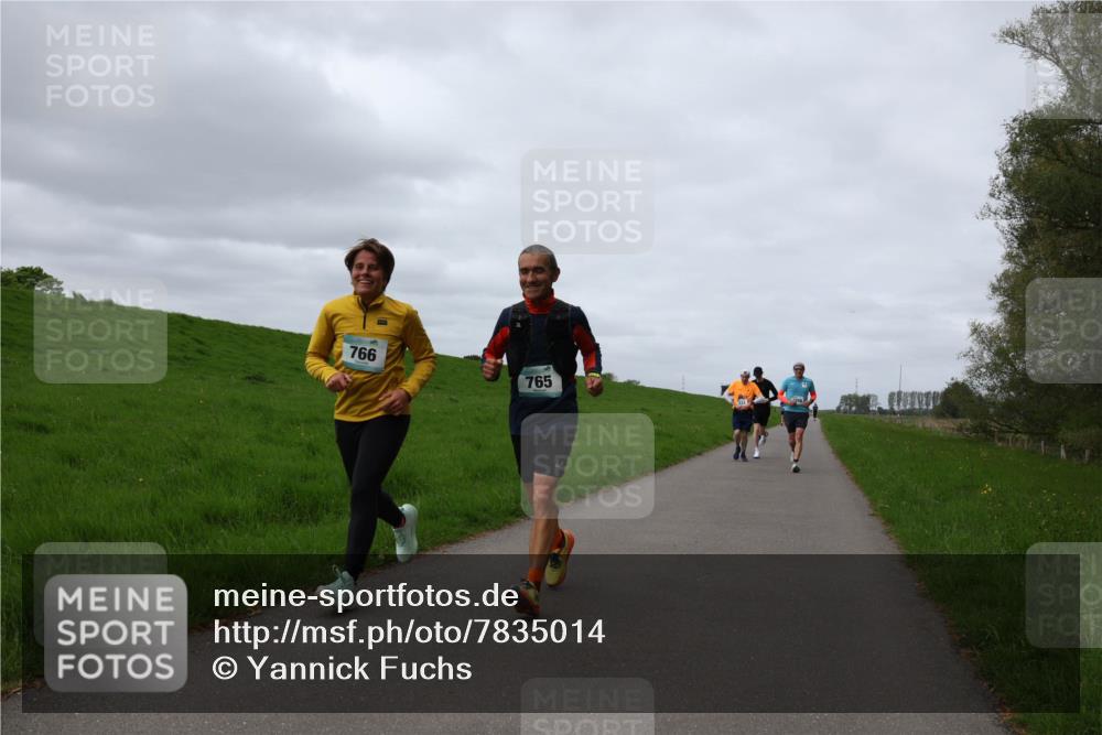 04.05.2025 - 8. Wedeler Halbmarathon Yannick Fuchs http://msf.ph/oto/7835014 04.05.2025 11:43:58 Laufen 766, 765 meine-sportfotos.de