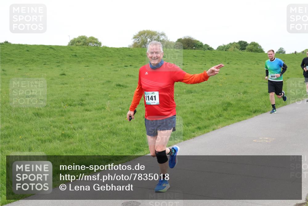 04.05.2025 - 8. Wedeler Halbmarathon Lena Gebhardt http://msf.ph/oto/7835018 04.05.2025 11:26:09 Laufen 1141, 129, 889 meine-sportfotos.de