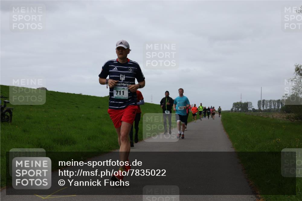 04.05.2025 - 8. Wedeler Halbmarathon Yannick Fuchs http://msf.ph/oto/7835022 04.05.2025 11:23:00 Laufen 711, 353 meine-sportfotos.de