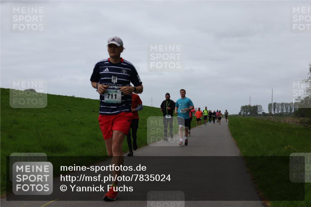 04.05.2025 - 8. Wedeler Halbmarathon Yannick Fuchs http://msf.ph/oto/7835024 04.05.2025 11:23:00 Laufen 711, 709, 353 meine-sportfotos.de