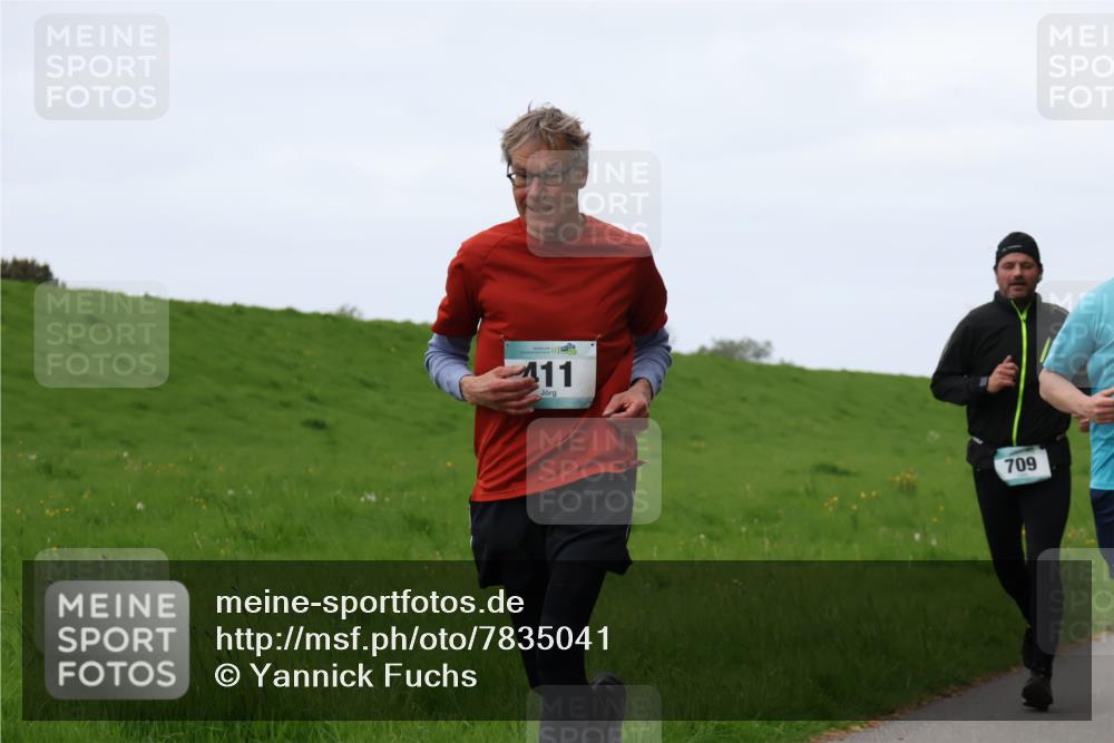 04.05.2025 - 8. Wedeler Halbmarathon Yannick Fuchs http://msf.ph/oto/7835041 04.05.2025 11:23:01 Laufen 11, 709 meine-sportfotos.de