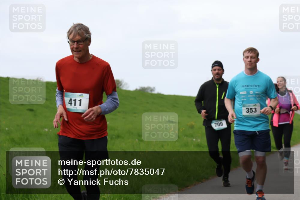 04.05.2025 - 8. Wedeler Halbmarathon Yannick Fuchs http://msf.ph/oto/7835047 04.05.2025 11:23:02 Laufen 411, 21, 709, 353 meine-sportfotos.de