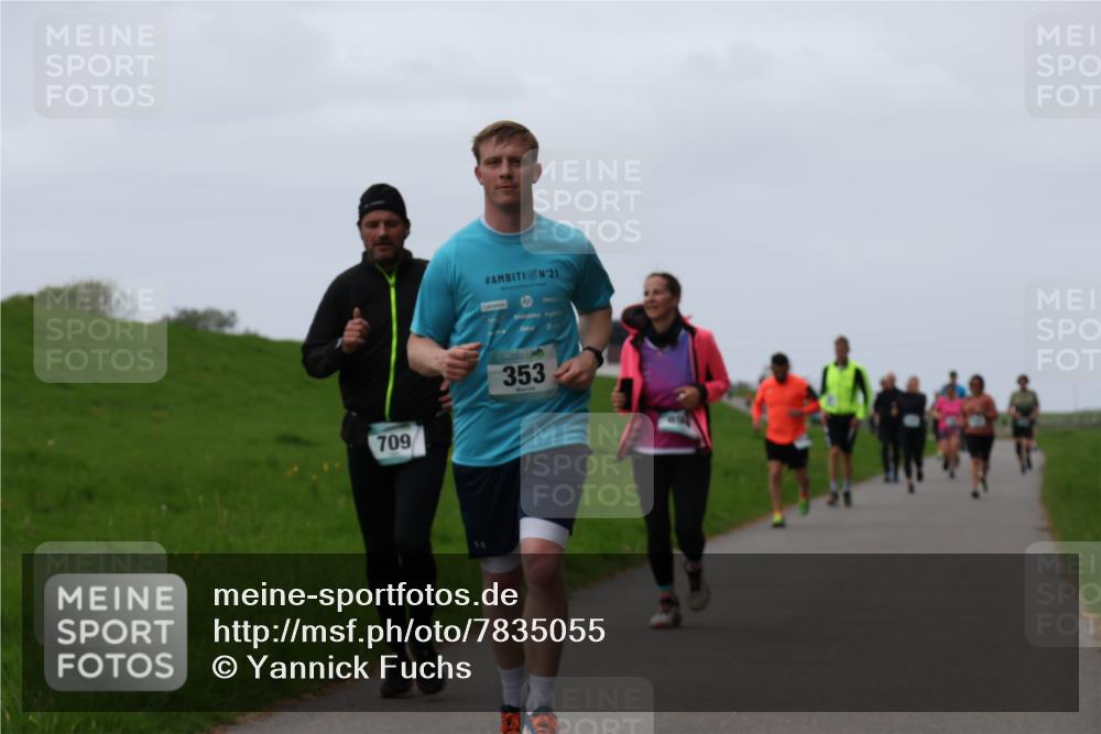 04.05.2025 - 8. Wedeler Halbmarathon Yannick Fuchs http://msf.ph/oto/7835055 04.05.2025 11:23:02 Laufen 21, 709, 353 meine-sportfotos.de