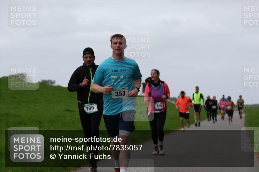 04.05.2025 - 8. Wedeler Halbmarathon Yannick Fuchs http://msf.ph/oto/7835057 04.05.2025 11:23:02 Laufen 21, 709, 353, 14, 894 meine-sportfotos.de