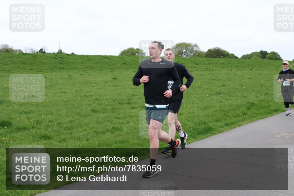 04.05.2025 - 8. Wedeler Halbmarathon Lena Gebhardt http://msf.ph/oto/7835059 04.05.2025 11:26:13 Laufen 66, 1175 meine-sportfotos.de