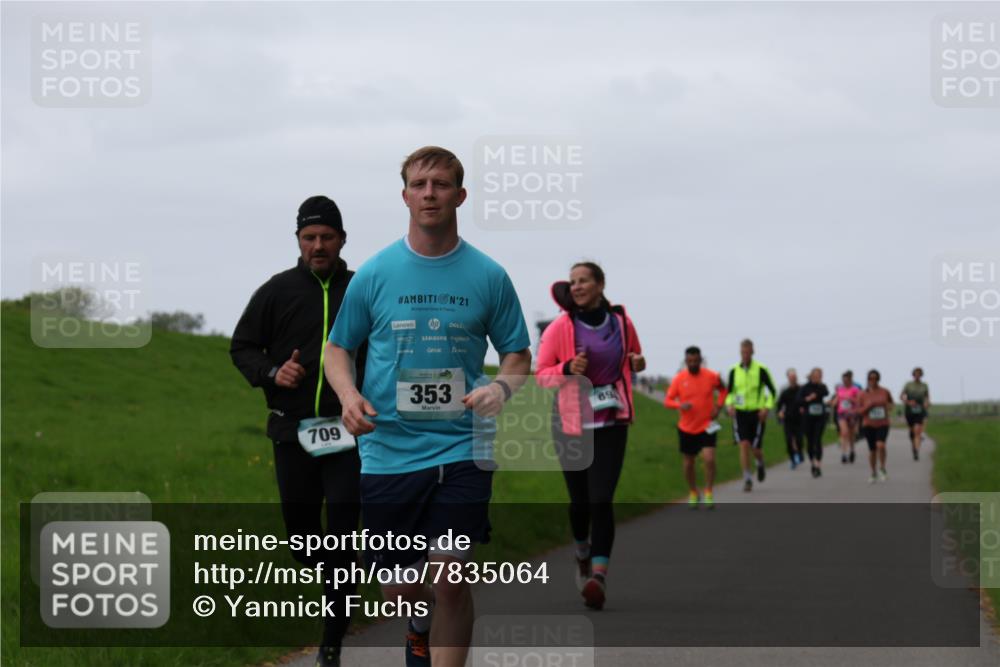 04.05.2025 - 8. Wedeler Halbmarathon Yannick Fuchs http://msf.ph/oto/7835064 04.05.2025 11:23:02 Laufen 21, 47, 709, 353, 89 meine-sportfotos.de