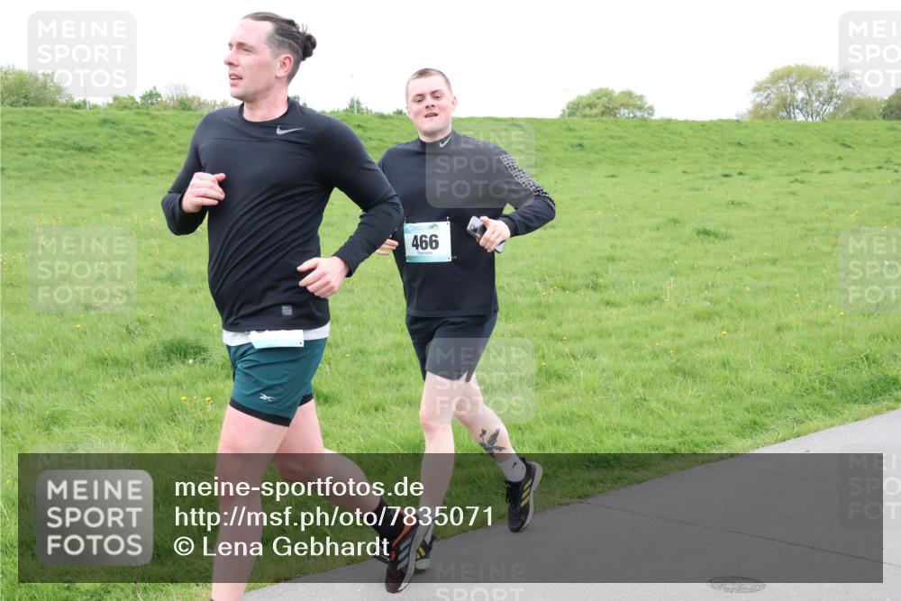 04.05.2025 - 8. Wedeler Halbmarathon Lena Gebhardt http://msf.ph/oto/7835071 04.05.2025 11:26:14 Laufen 466 meine-sportfotos.de