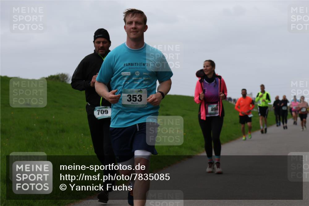 04.05.2025 - 8. Wedeler Halbmarathon Yannick Fuchs http://msf.ph/oto/7835085 04.05.2025 11:23:03 Laufen 709, 21, 8, 15, 353, 894 meine-sportfotos.de