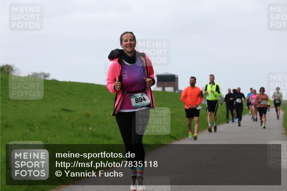 04.05.2025 - 8. Wedeler Halbmarathon Yannick Fuchs http://msf.ph/oto/7835118 04.05.2025 11:23:04 Laufen 894 meine-sportfotos.de