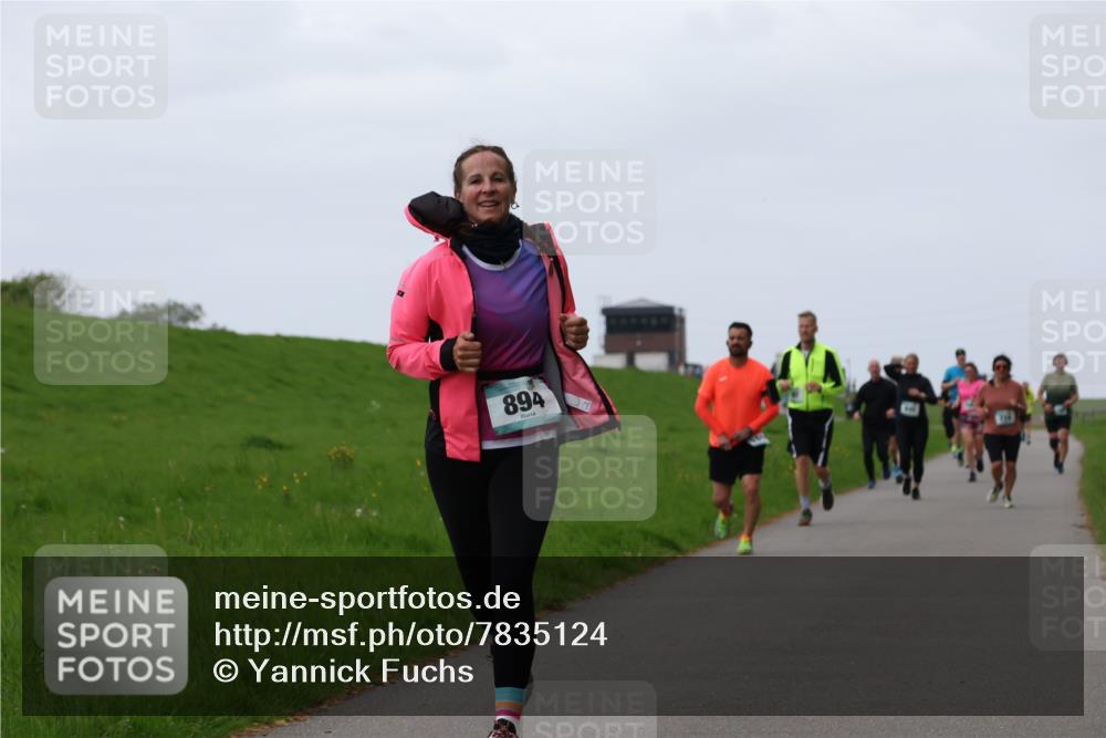 04.05.2025 - 8. Wedeler Halbmarathon Yannick Fuchs http://msf.ph/oto/7835124 04.05.2025 11:23:04 Laufen 894 meine-sportfotos.de