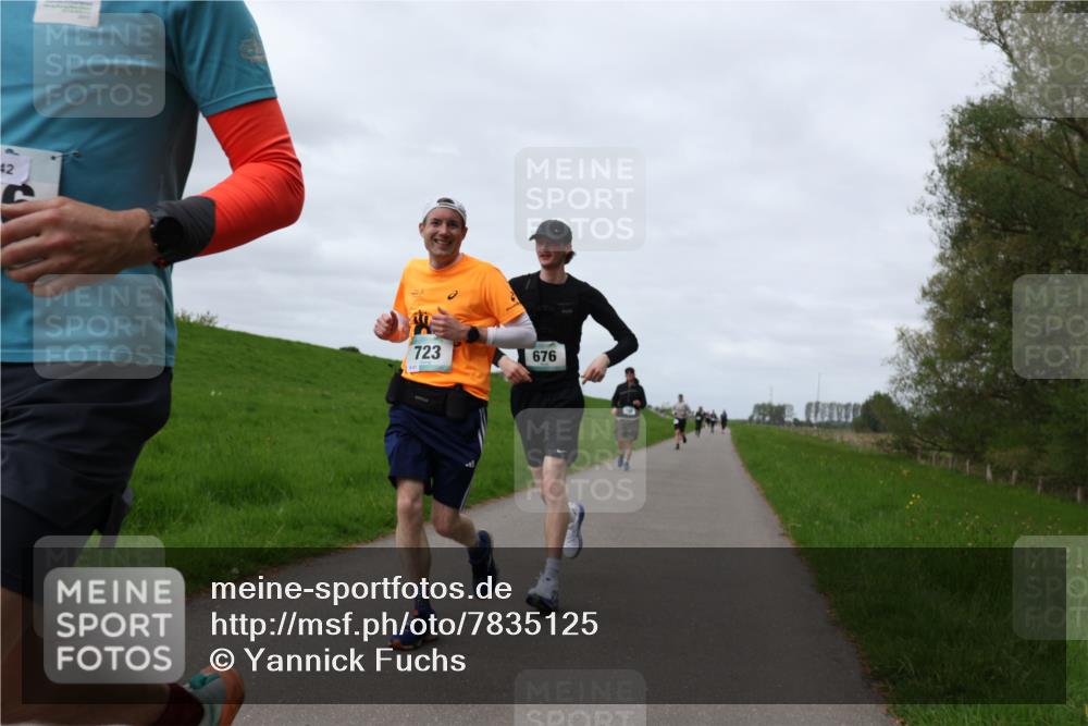 04.05.2025 - 8. Wedeler Halbmarathon Yannick Fuchs http://msf.ph/oto/7835125 04.05.2025 11:44:03 Laufen 42, 723, 676 meine-sportfotos.de