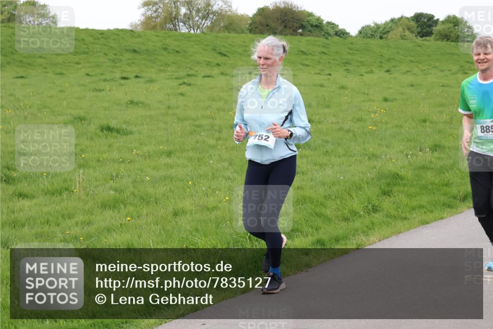 04.05.2025 - 8. Wedeler Halbmarathon Lena Gebhardt http://msf.ph/oto/7835127 04.05.2025 11:26:18 Laufen 152, 885 meine-sportfotos.de