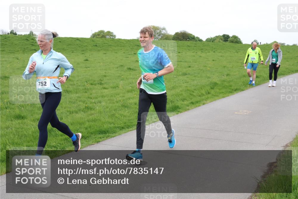 04.05.2025 - 8. Wedeler Halbmarathon Lena Gebhardt http://msf.ph/oto/7835147 04.05.2025 11:26:19 Laufen 752, 1155 meine-sportfotos.de