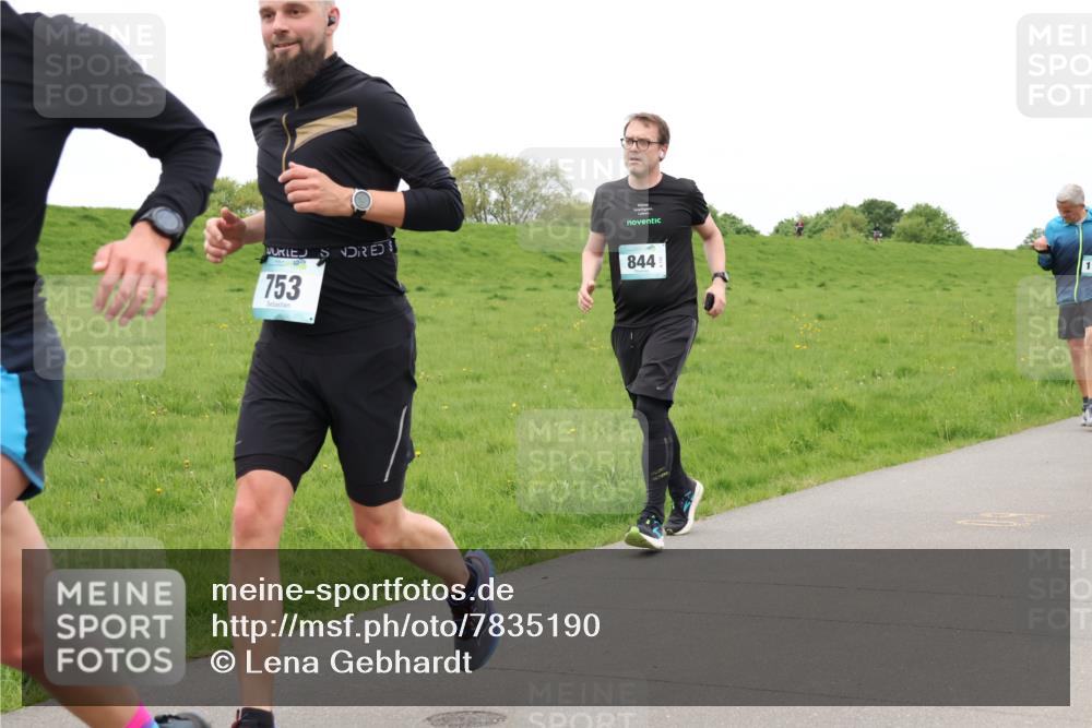 04.05.2025 - 8. Wedeler Halbmarathon Lena Gebhardt http://msf.ph/oto/7835190 04.05.2025 11:26:38 Laufen 753, 844 meine-sportfotos.de