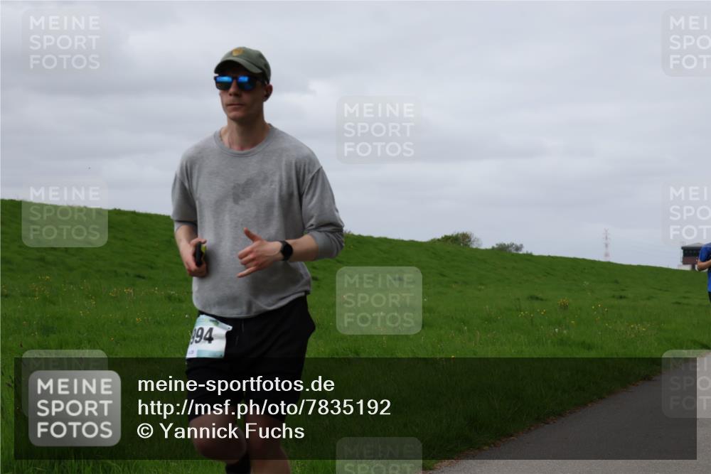 04.05.2025 - 8. Wedeler Halbmarathon Yannick Fuchs http://msf.ph/oto/7835192 04.05.2025 11:44:12 Laufen 994 meine-sportfotos.de