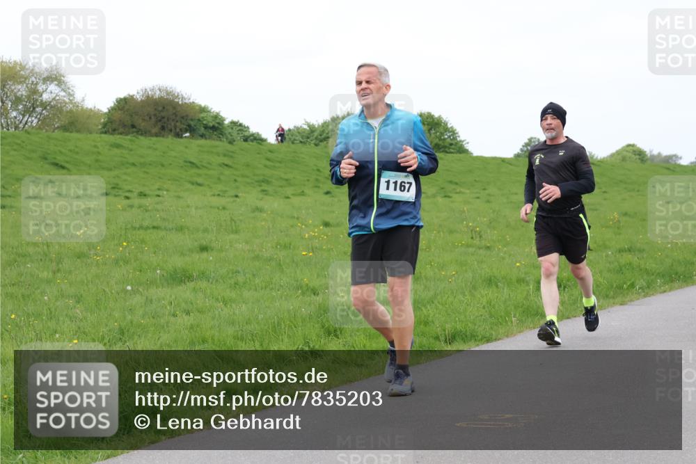 04.05.2025 - 8. Wedeler Halbmarathon Lena Gebhardt http://msf.ph/oto/7835203 04.05.2025 11:26:40 Laufen 1167 meine-sportfotos.de