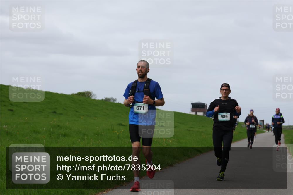 04.05.2025 - 8. Wedeler Halbmarathon Yannick Fuchs http://msf.ph/oto/7835204 04.05.2025 11:44:15 Laufen 671, 989 meine-sportfotos.de