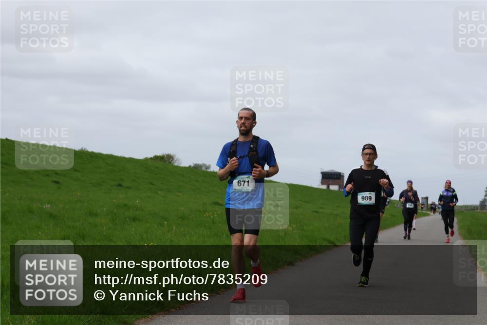 04.05.2025 - 8. Wedeler Halbmarathon Yannick Fuchs http://msf.ph/oto/7835209 04.05.2025 11:44:15 Laufen 671, 989 meine-sportfotos.de