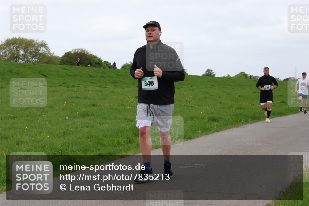 04.05.2025 - 8. Wedeler Halbmarathon Lena Gebhardt http://msf.ph/oto/7835213 04.05.2025 11:26:46 Laufen 346, 736, 5331 meine-sportfotos.de