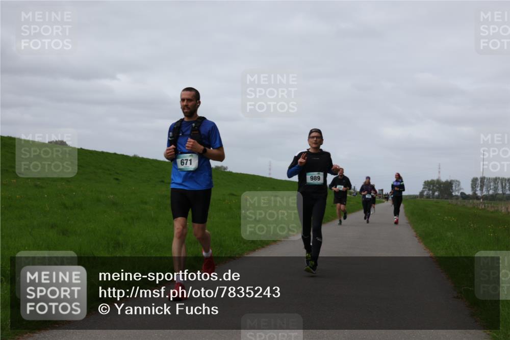 04.05.2025 - 8. Wedeler Halbmarathon Yannick Fuchs http://msf.ph/oto/7835243 04.05.2025 11:44:17 Laufen 671, 989 meine-sportfotos.de