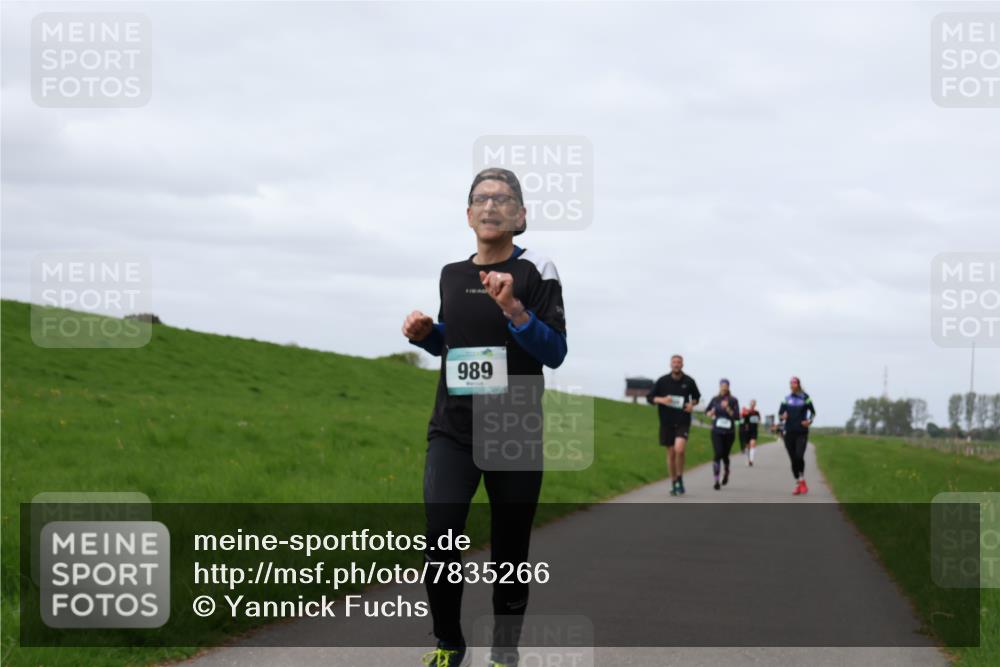 04.05.2025 - 8. Wedeler Halbmarathon Yannick Fuchs http://msf.ph/oto/7835266 04.05.2025 11:44:18 Laufen 989 meine-sportfotos.de