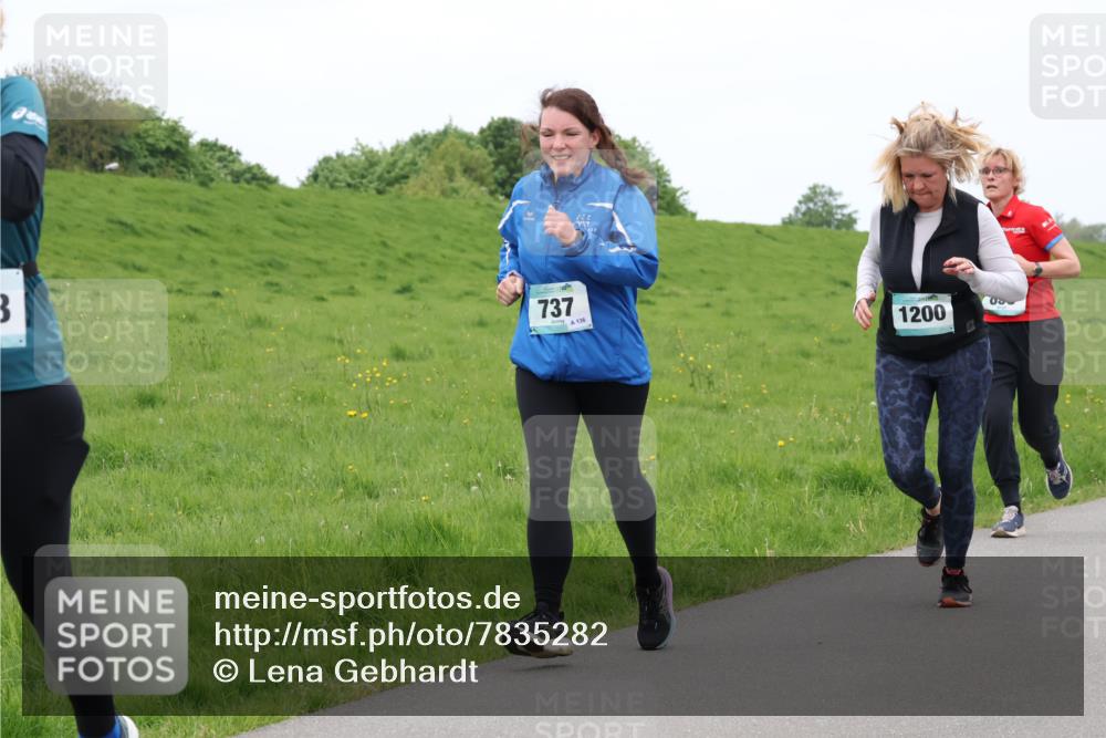 04.05.2025 - 8. Wedeler Halbmarathon Lena Gebhardt http://msf.ph/oto/7835282 04.05.2025 11:27:05 Laufen 3, 737, 136, 1200, 05 meine-sportfotos.de