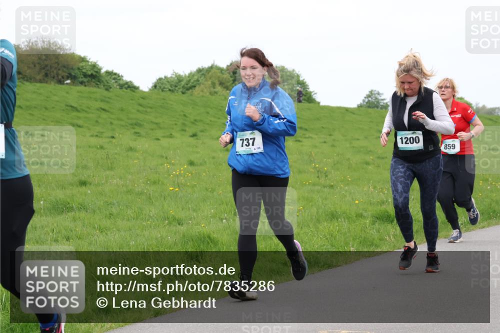 04.05.2025 - 8. Wedeler Halbmarathon Lena Gebhardt http://msf.ph/oto/7835286 04.05.2025 11:27:06 Laufen 222, 737, 136, 1200, 859 meine-sportfotos.de